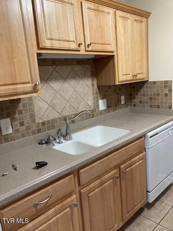 $192,500 | 504 D Pilgrim Court, Unit D, Johnson City, TN 37601