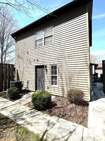 $192,500 | 504 D Pilgrim Court, Unit D, Johnson City, TN 37601