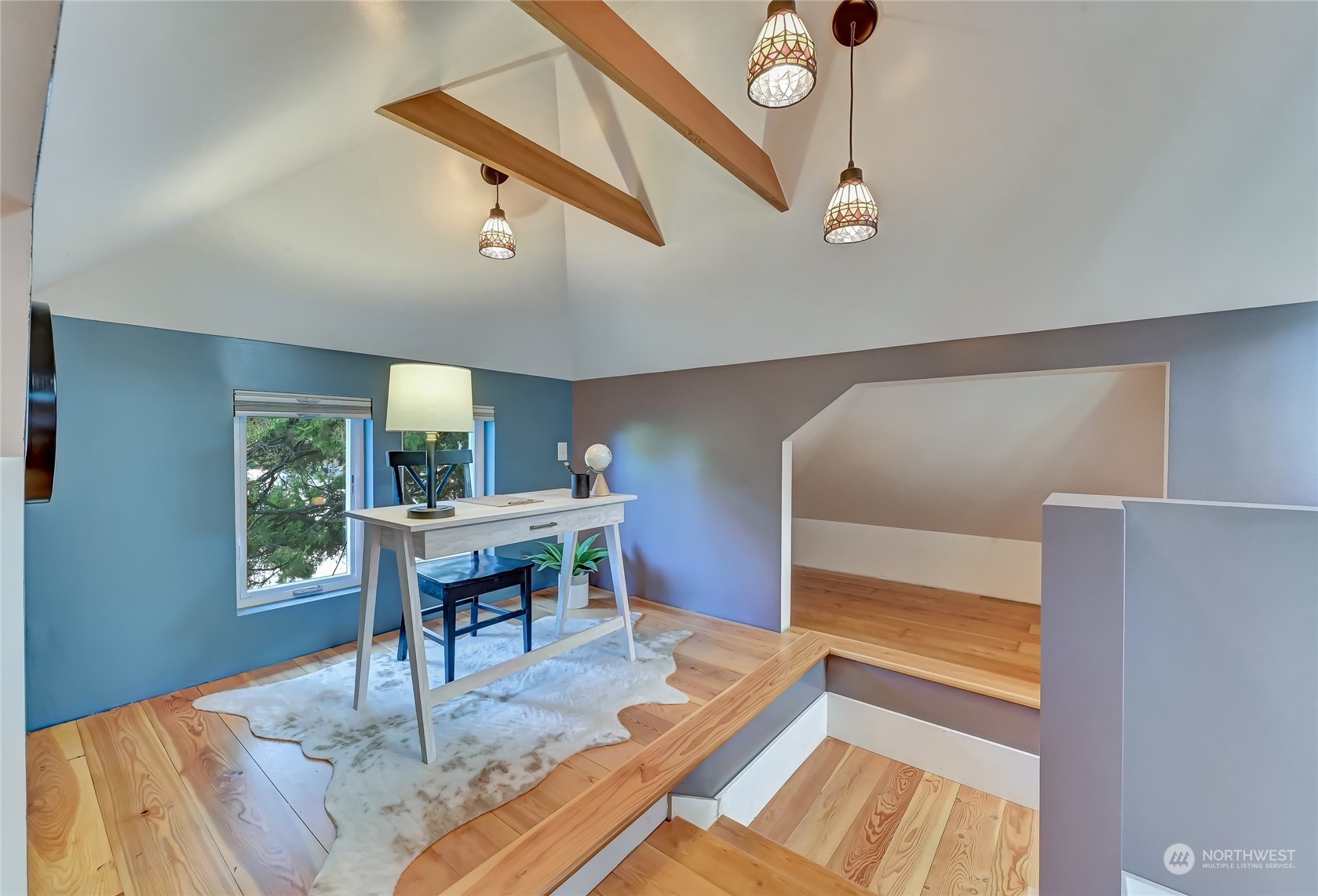 424 North 67th Street Seattle, WA 98103 - Photo 18 of 28 a living room with furniture