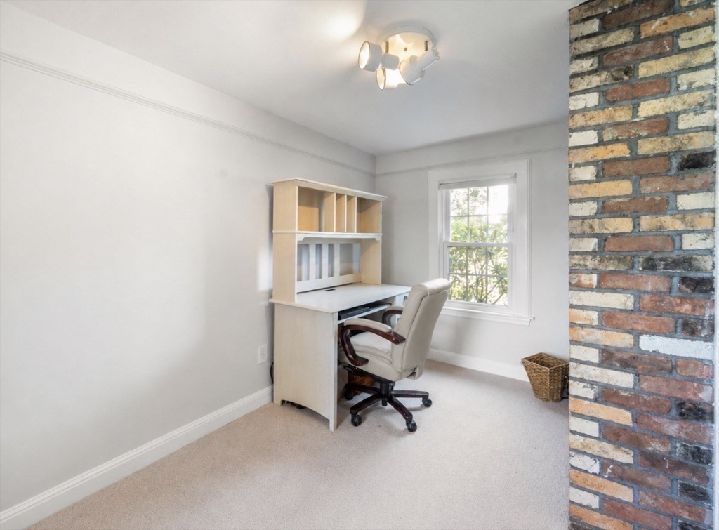 32 Grosvenor Road Waltham, MA 02453 - Photo 16 of 39