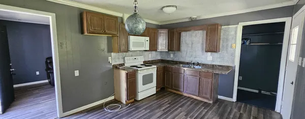 $77,500 | 81 Creek Circle, McClure, IL 62957