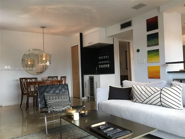 $4,500 | 618 Euclid Avenue, Unit 404, Miami Beach, FL 33139