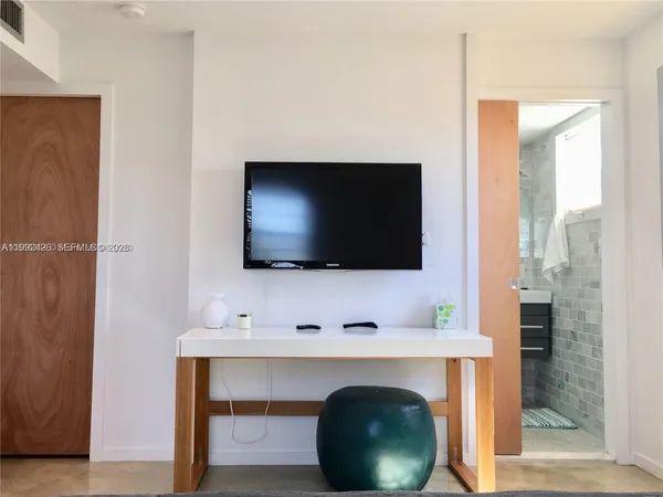 $4,500 | 618 Euclid Avenue, Unit 404, Miami Beach, FL 33139