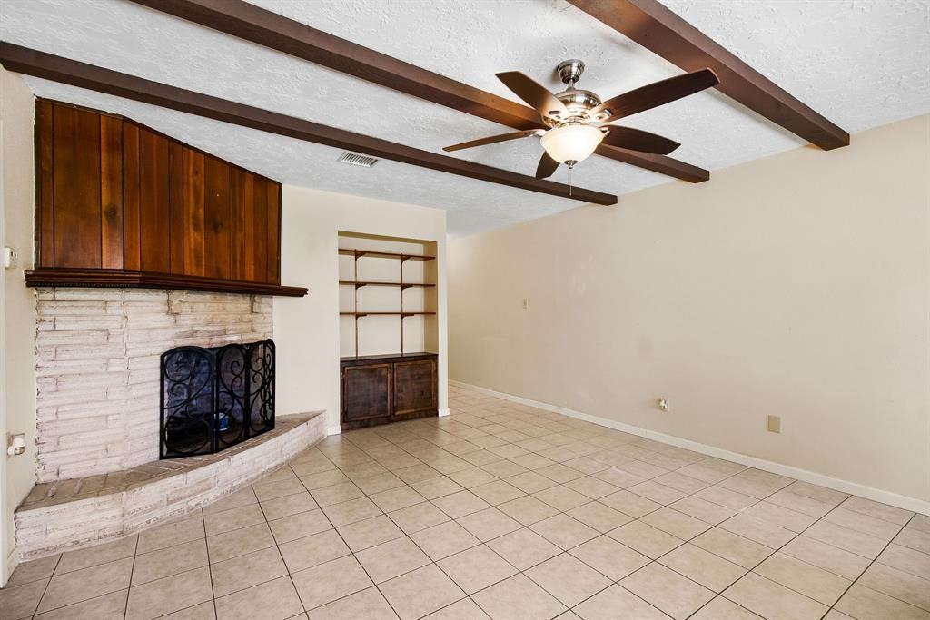 9718 Shady Tree Lane Houston, TX 77086 - Photo 5 of 26