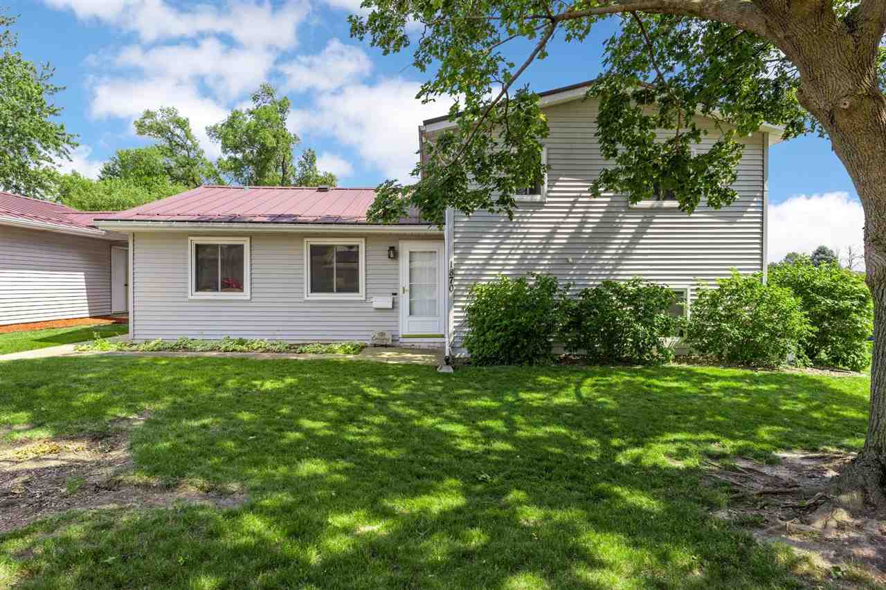 1870 Highland Road Ely, IA 52227 - Photo 1 of 37 Gallery Image 1