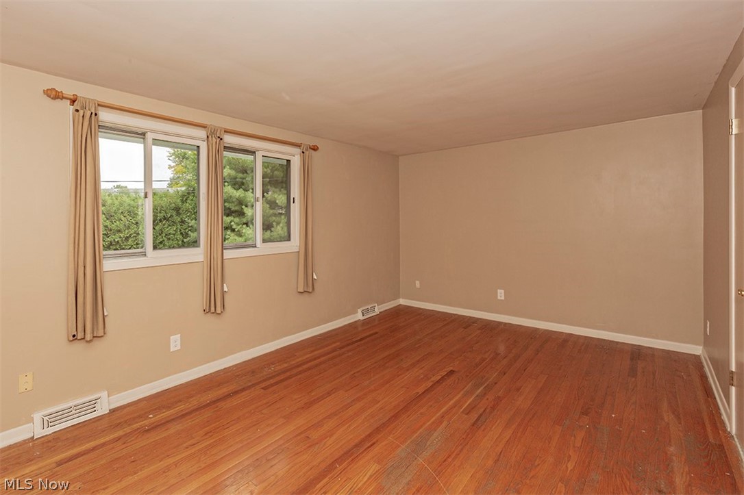 2038 Hansford Road Cleveland, OH 44124 - Photo 20 of 34 Gallery Image 20