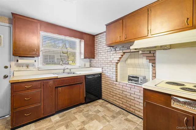 $430,000 | 9 Beech Street, Balmville, NY 12550