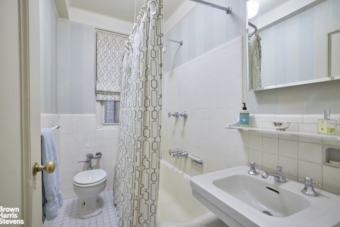 340 East 72nd Street, Unit 2N Manhattan, NY 10021 - Photo 8 of 14