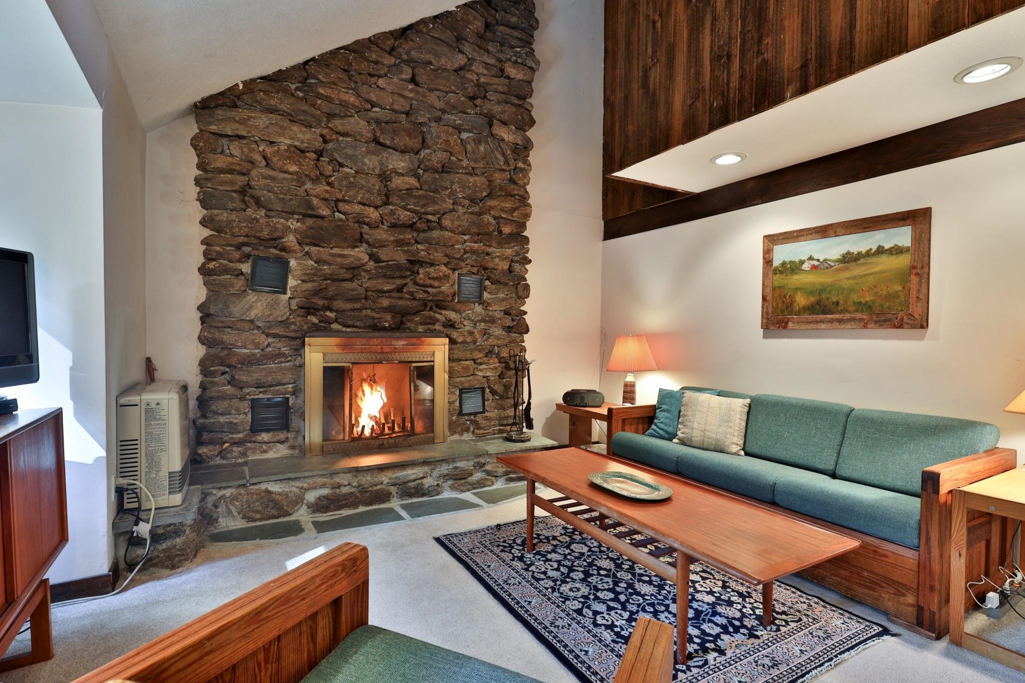 1093 Middle Hollow Road Rochester, VT 05767 - Photo 5 of 42