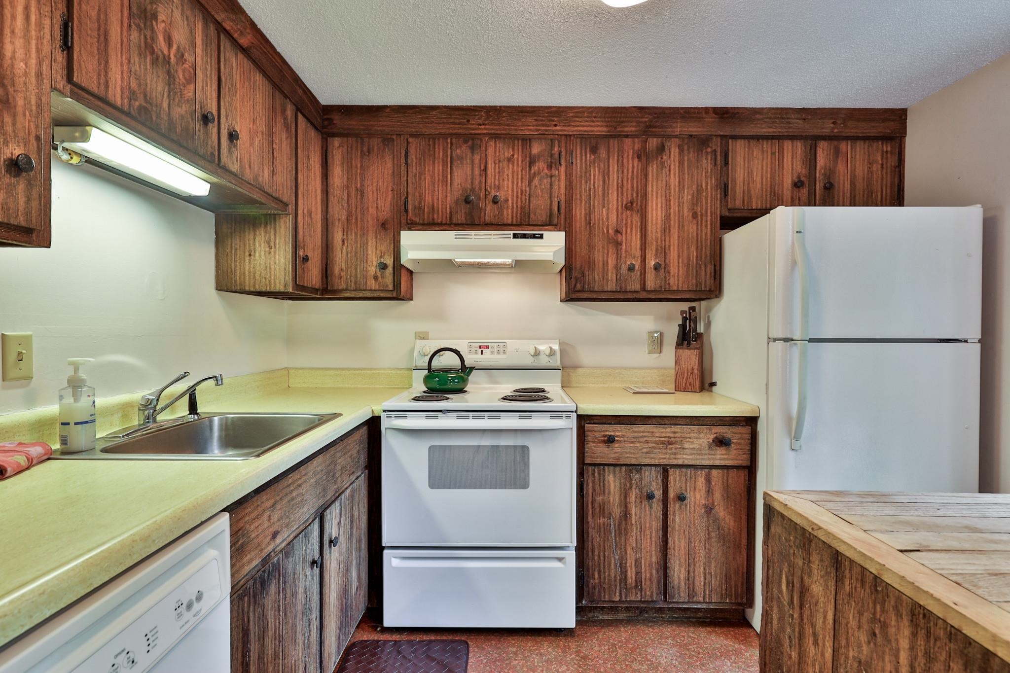 1093 Middle Hollow Road Rochester, VT 05767 - Photo 9 of 42