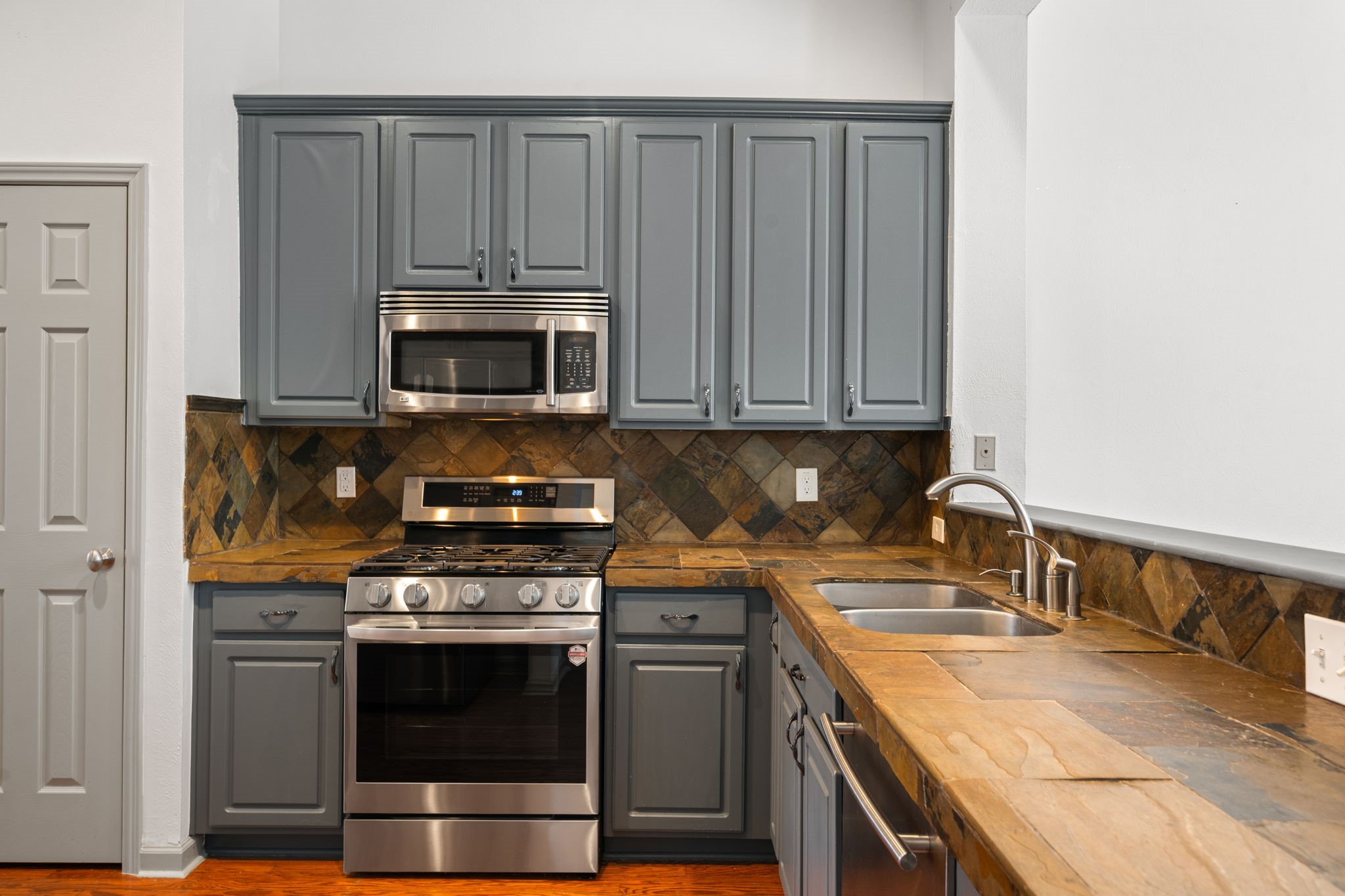 103 South Piper Trace Spring, TX 77381 - Photo 16 of 35