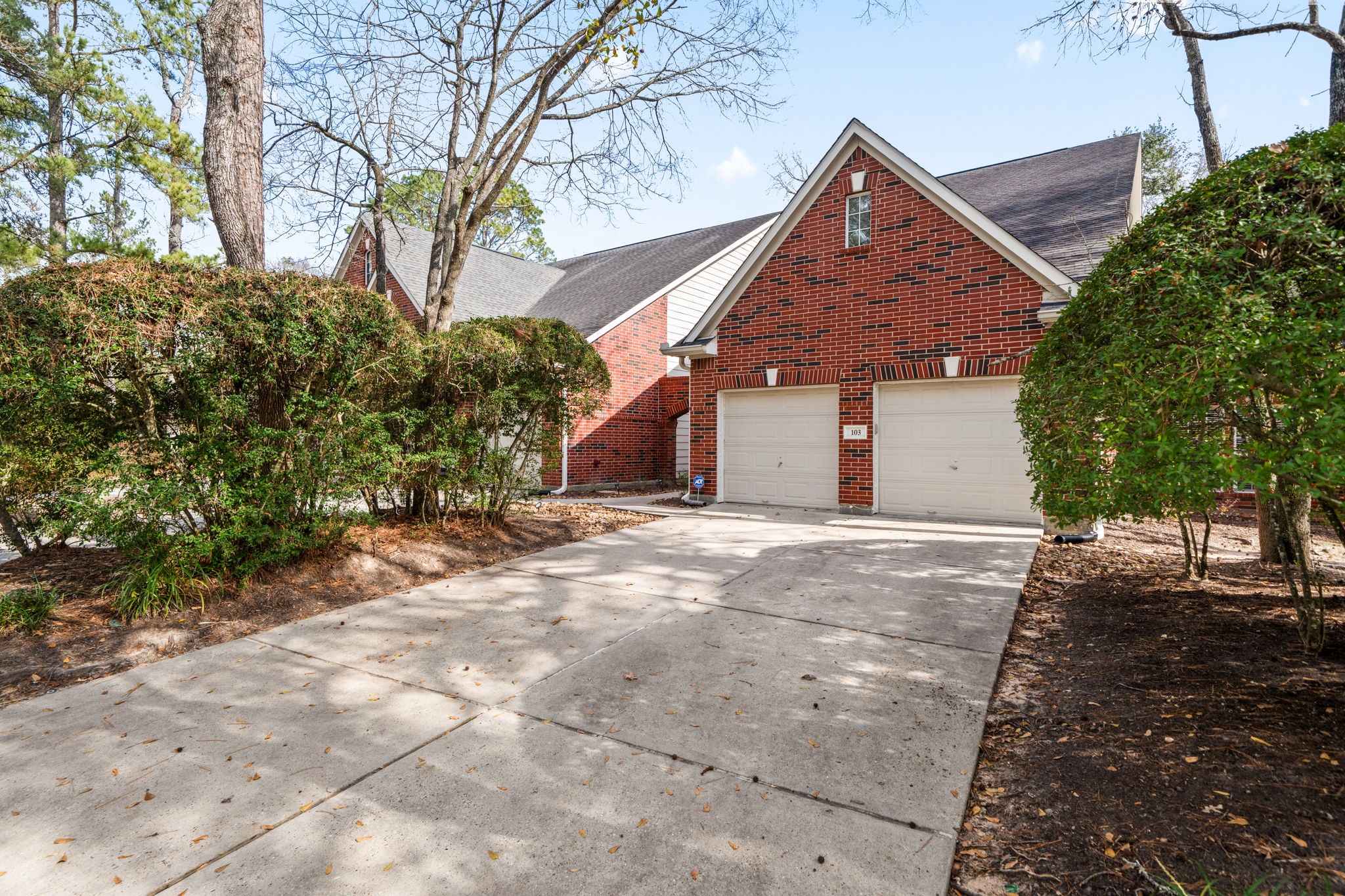 103 South Piper Trace Spring, TX 77381 - Photo 2 of 35