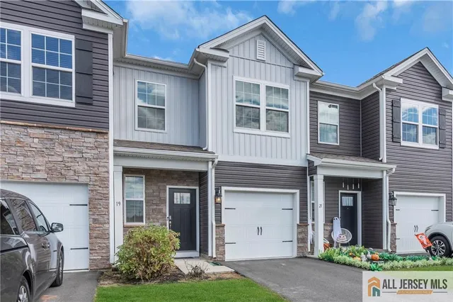 $2,700 | 19 Katherine Drive, Burlington, NJ 08016