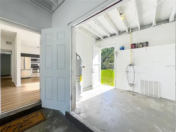 $2,500 | 2001 Conway Gardens Road, Orlando, FL 32812