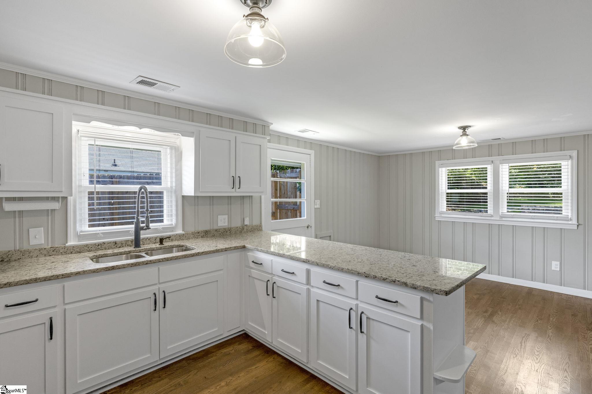 508 Johnson Street Pickens, SC 29671 - Photo 14 of 36