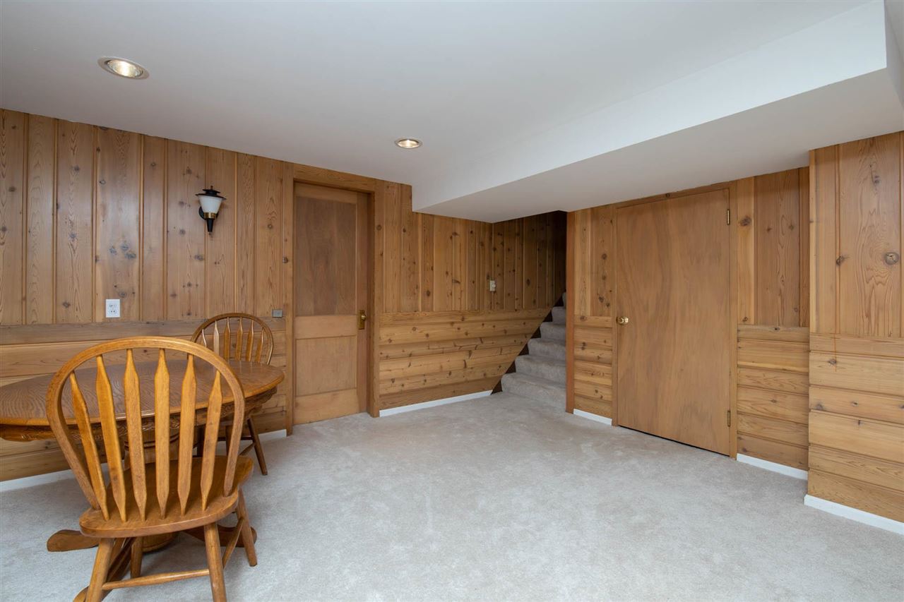 4716 Spring Creek Road Rockford, IL 61114 - Photo 31 of 50 a view of an empty room with a window