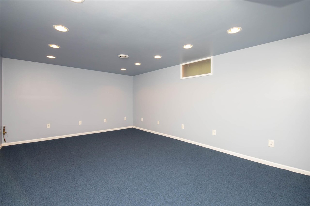 4716 Spring Creek Road Rockford, IL 61114 - Photo 32 of 50 a view of an empty room