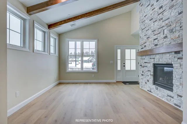 $750,000 | 93 Whispering Pines Place, Unit 12, Center Conway, NH 03813