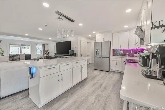 a picture of a bench in front of door