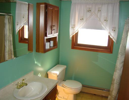 27 Pond Road Raymond, ME 04071 - Photo 7 of 9 Bathroom.