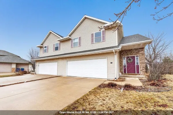 $379,900 | 715 Edge Point Court, Unit 2, De Pere, WI 54115