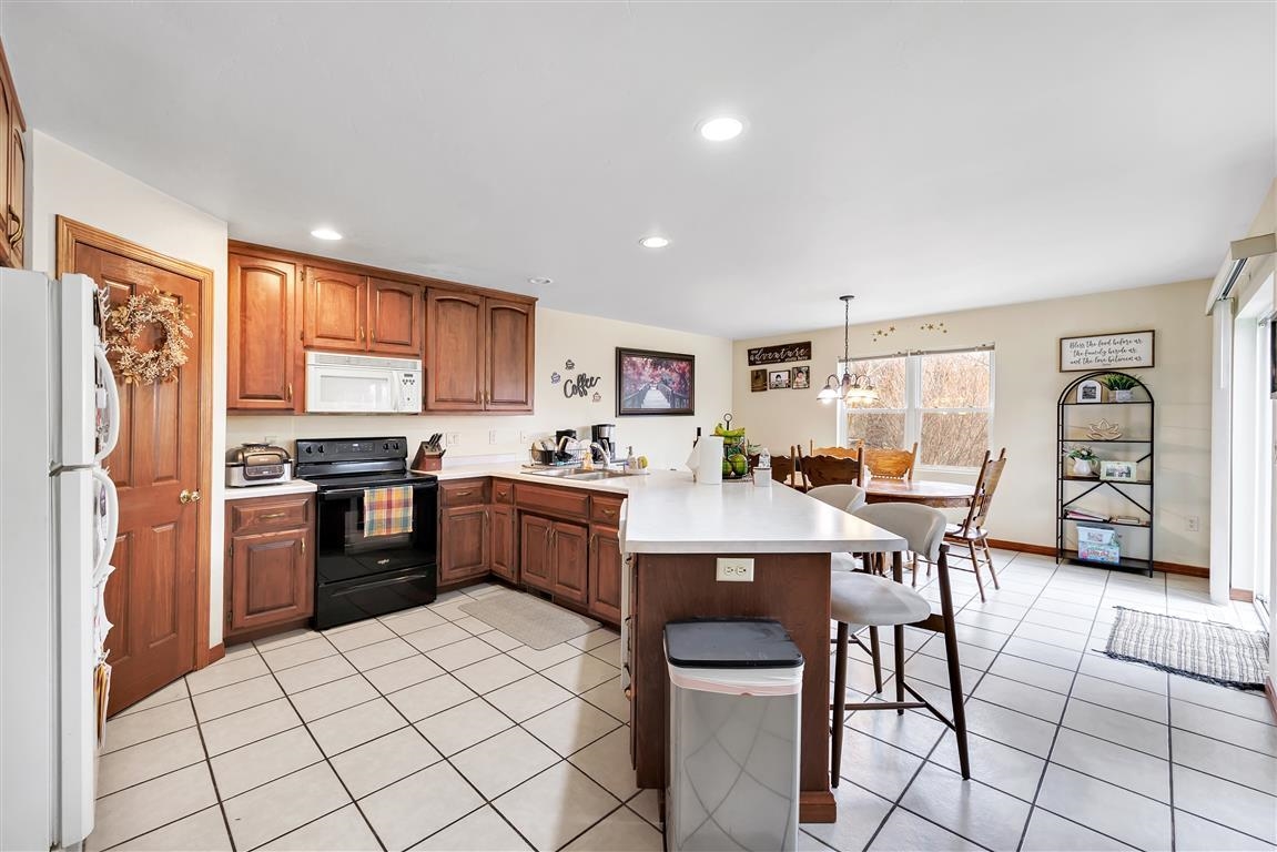 715 Edge Point Court, Unit 2 De Pere, WI 54115 - Photo 5 of 24