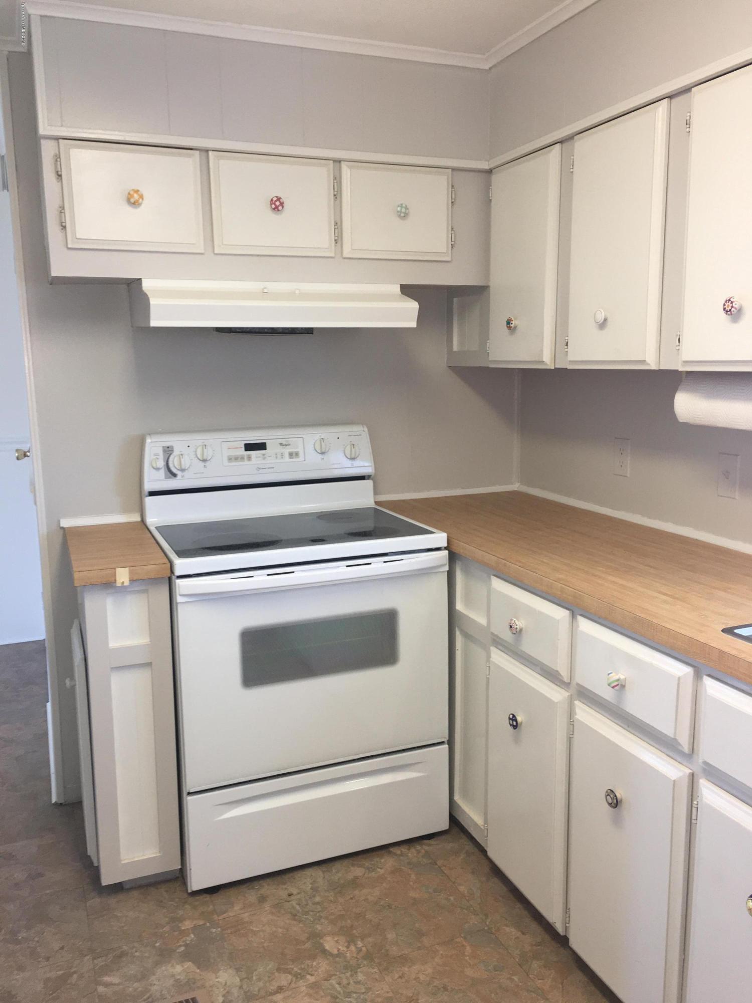 2510 Amberly Road Northeast Palm Bay, FL 32905 - Photo 5 of 20 Kitchen