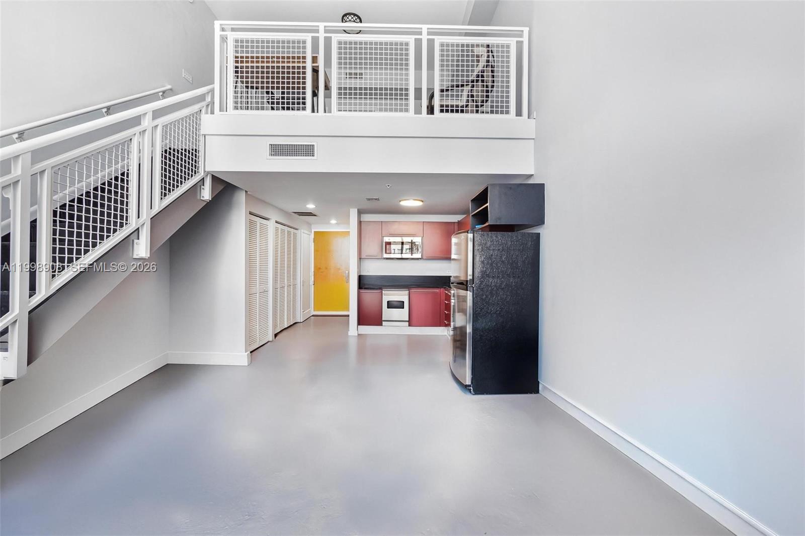 244 Biscayne Boulevard, Unit 445 Miami, FL 33132 - Photo 7 of 35 a view of an entryway with a hallway