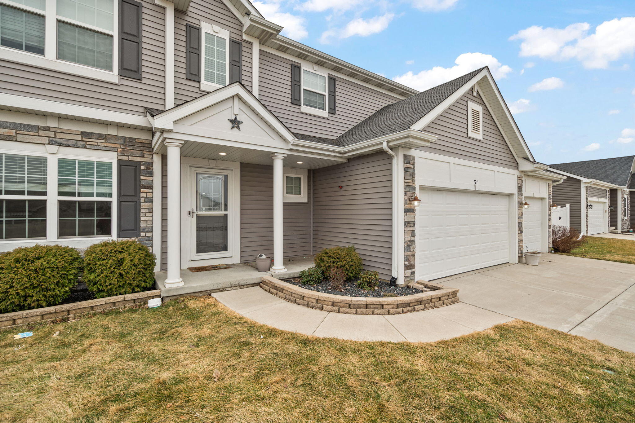 727 East 118th Avenue Crown Point, IN 46307 - Photo 3 of 59 2048x1365