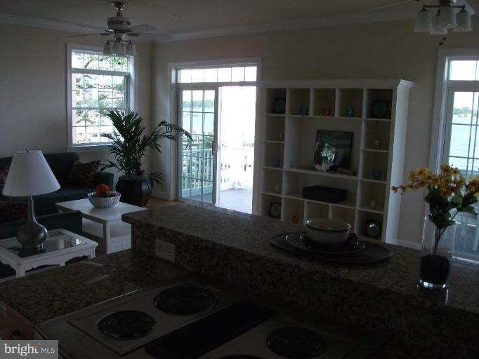 4068 Beach Road Dundalk, MD 21222 - Photo 13 of 16 Living Room