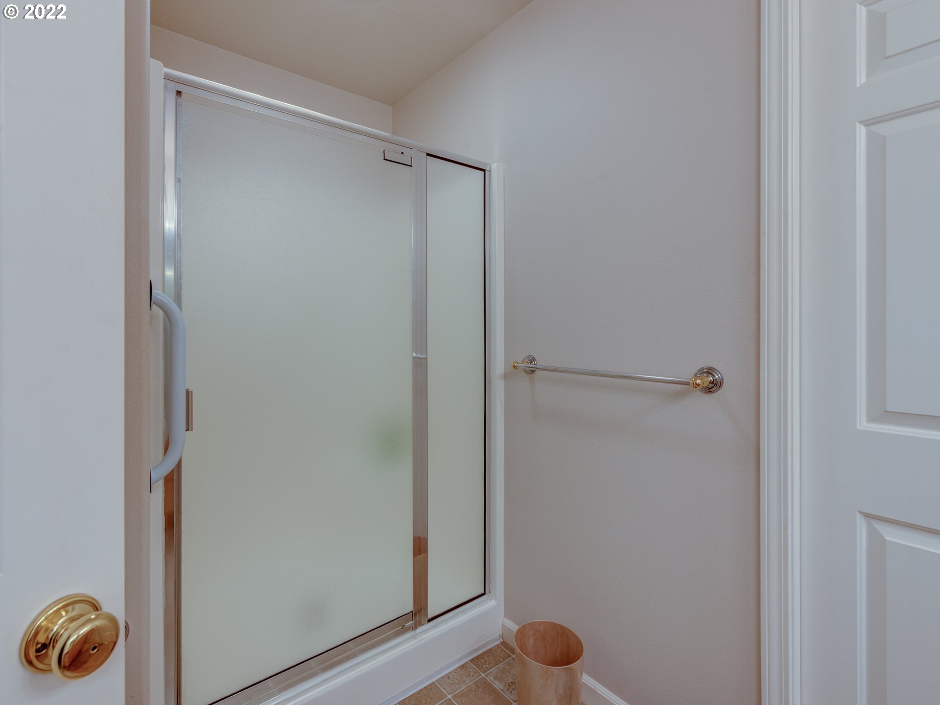 695 62nd Street Springfield, OR 97478 - Photo 18 of 30 a view of bathroom