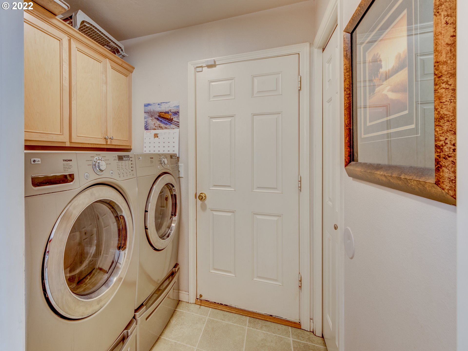 695 62nd Street Springfield, OR 97478 - Photo 22 of 30 a utility room with dryer and washer