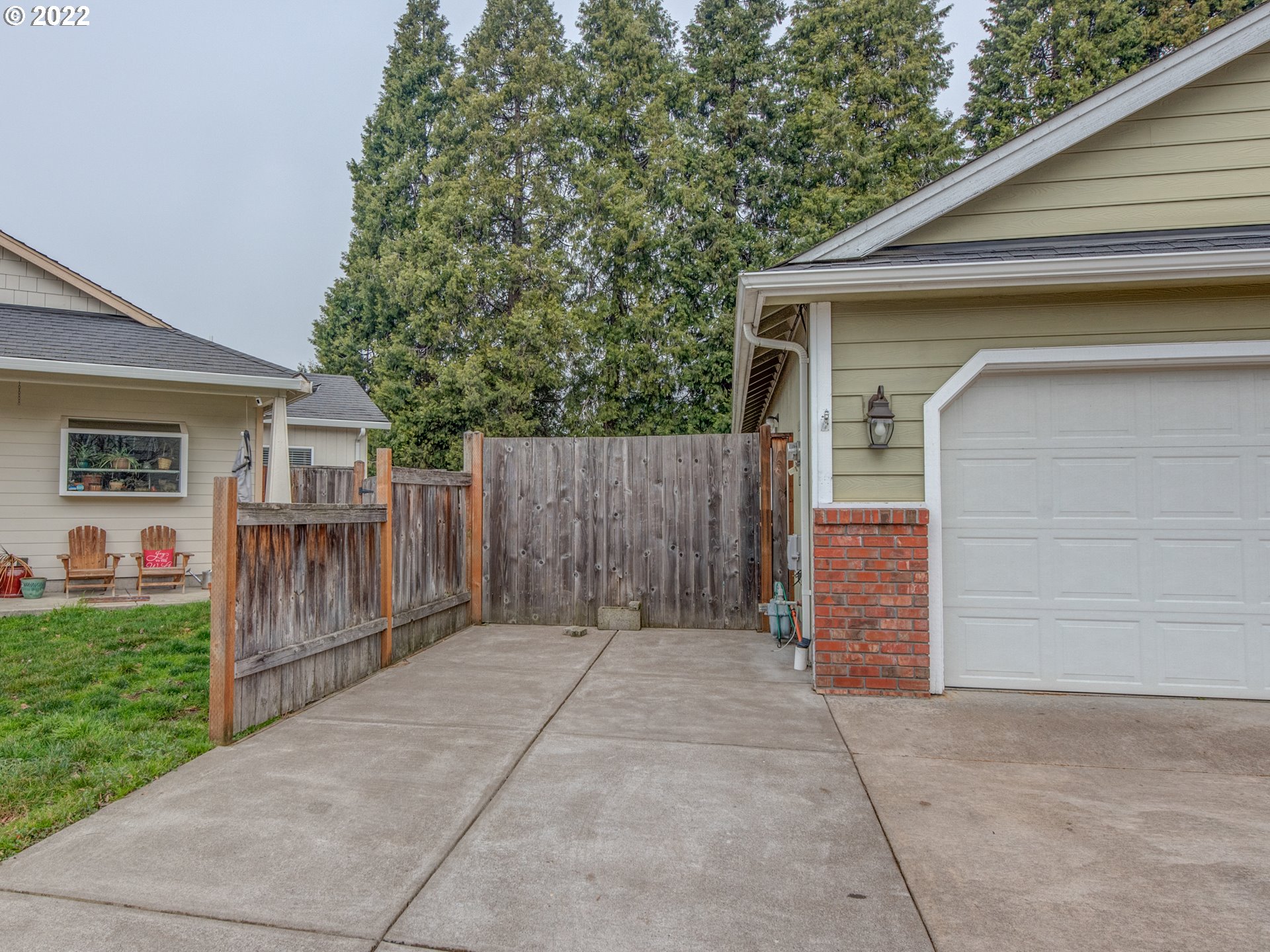 695 62nd Street Springfield, OR 97478 - Photo 30 of 30 a view of outdoor space and yard