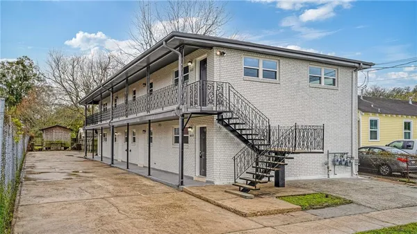 $1,300 | 6614 Dauphine Street, Arabi, LA 70032