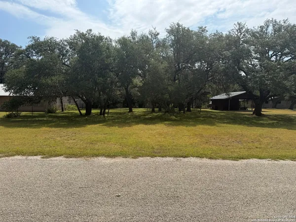 $110,000 | 720 Oakridge Drive, Blanco, TX 78606