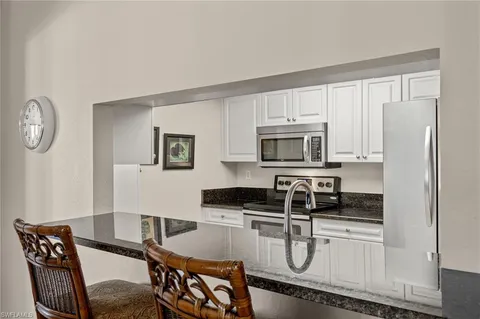 $639,000 | 5817 Glencove Drive, Unit 405, Naples, FL 34108