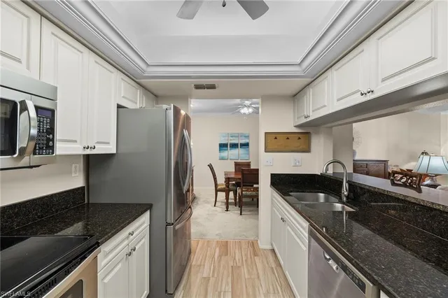 $590,000 | 5817 Glencove Drive, Unit 405, Naples, FL 34108