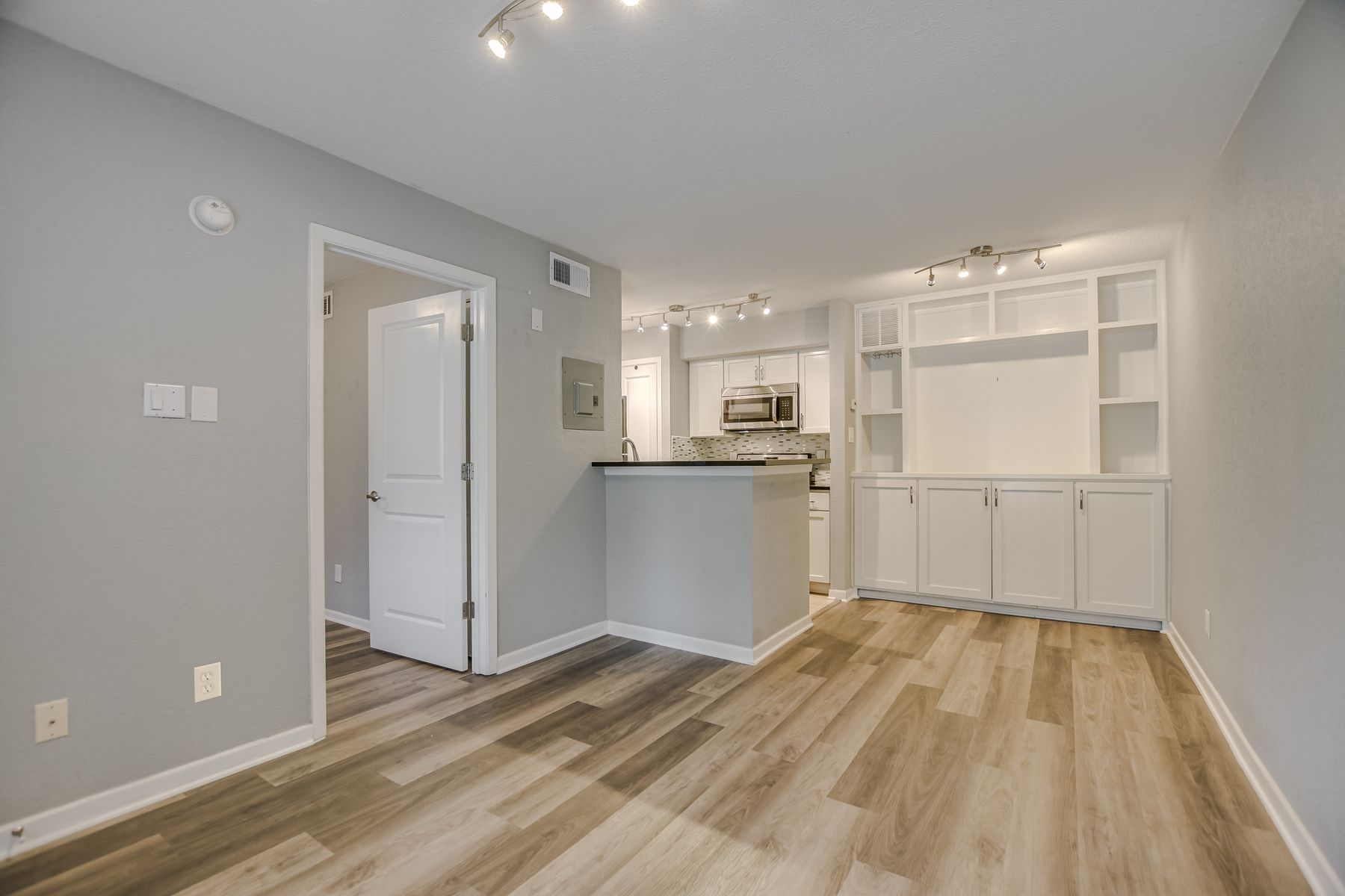 3204 Menchaca Road, Unit 313 Austin, TX 78704 - Photo 1 of 18 Gallery Image 1