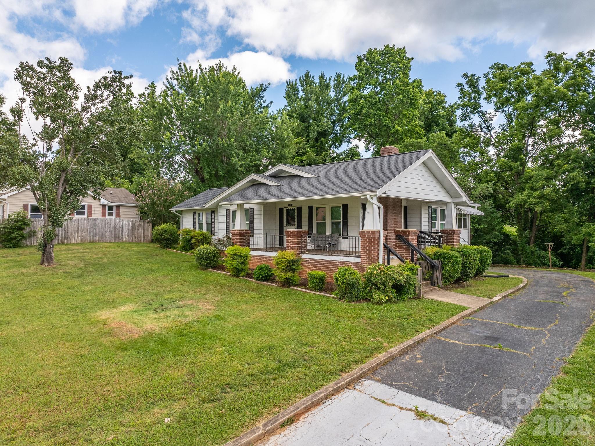 46 Gilkey Street Marion, NC 28752 - Photo 2 of 34
