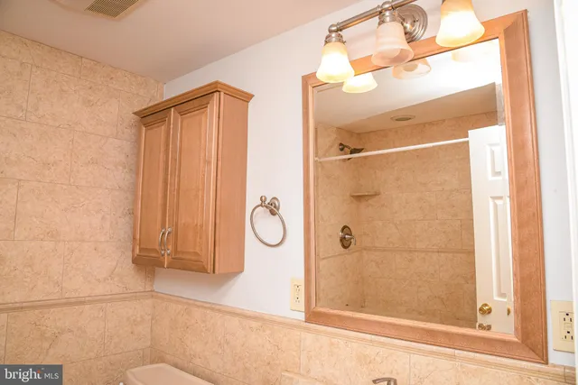 $349,000 | 3225 Kilburn Road, Philadelphia, PA 19114