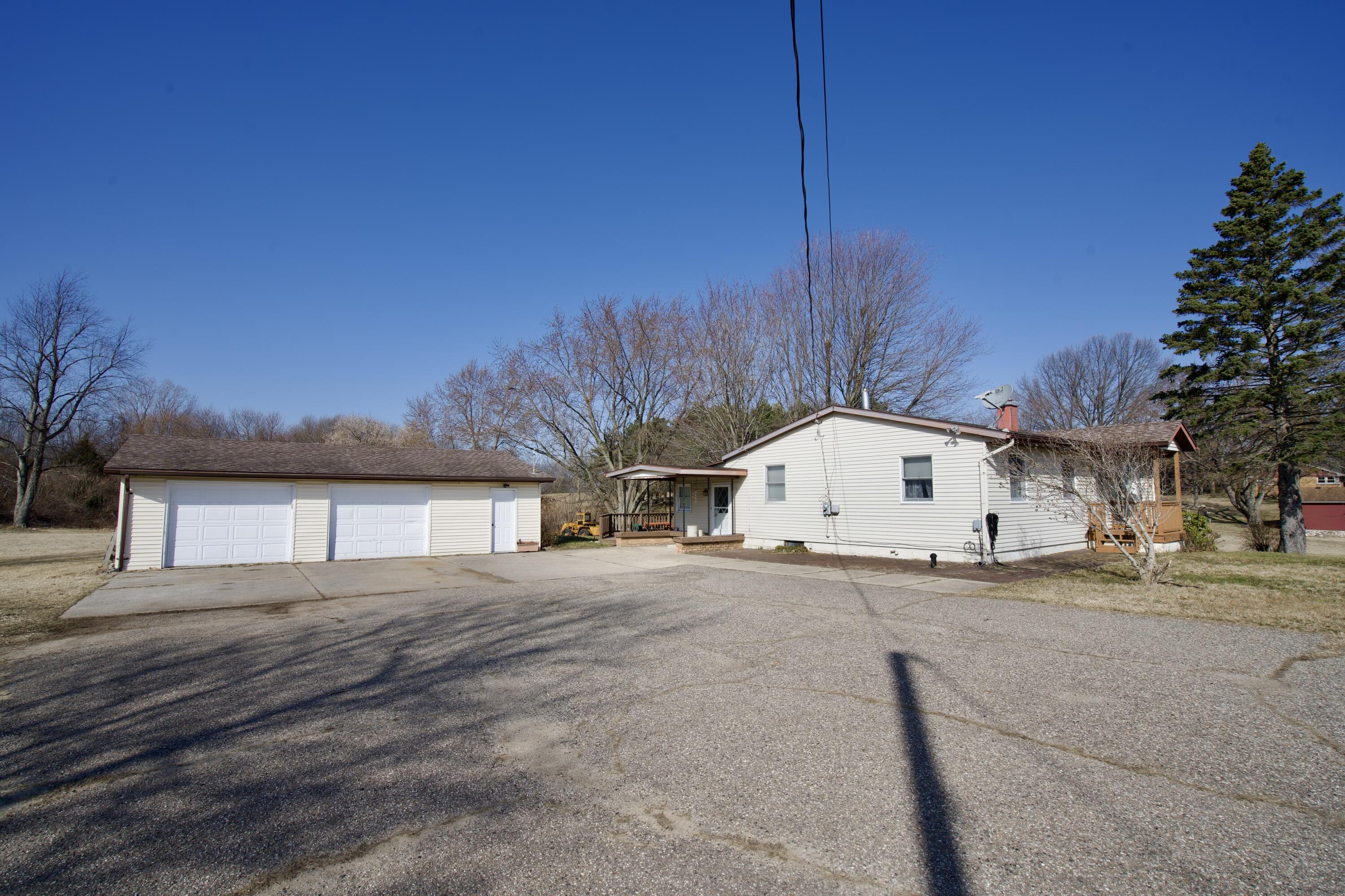 3848 Boyer Road Coloma, MI 49038 - Photo 3 of 27 boyer side view left