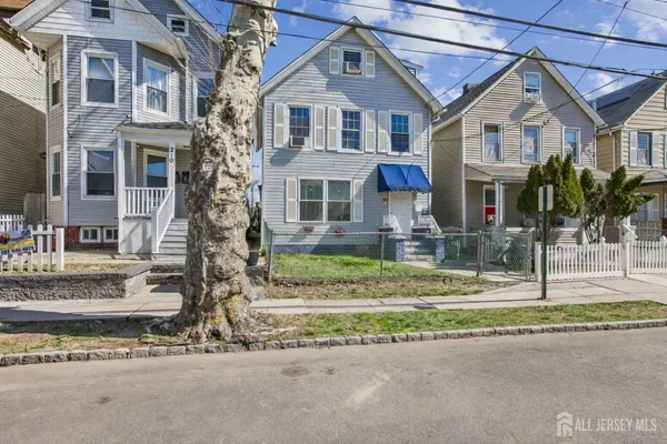 front view of house with a yard
