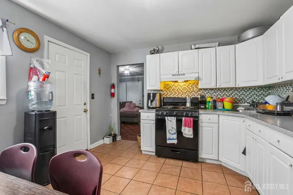 $525,000 | 208 Gordon Street, Perth Amboy, NJ 08861