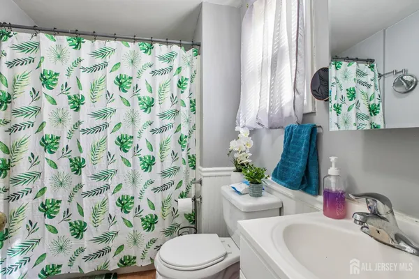 $525,000 | 208 Gordon Street, Perth Amboy, NJ 08861