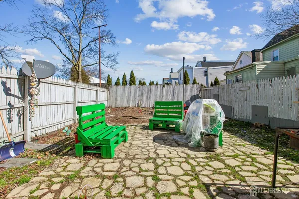 $525,000 | 208 Gordon Street, Perth Amboy, NJ 08861
