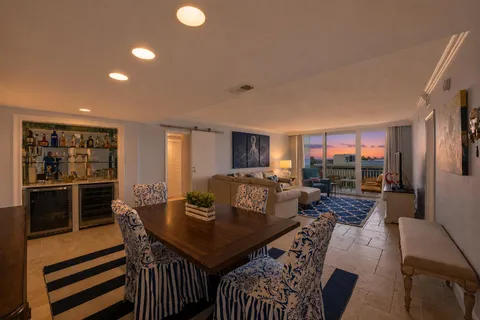 $799,900 | 2780 South Ocean Boulevard, Unit 709, Palm Beach, FL 33480