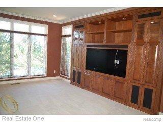 2686 Monarch Court Rochester, MI 48306 - Photo 9 of 25 media rm
