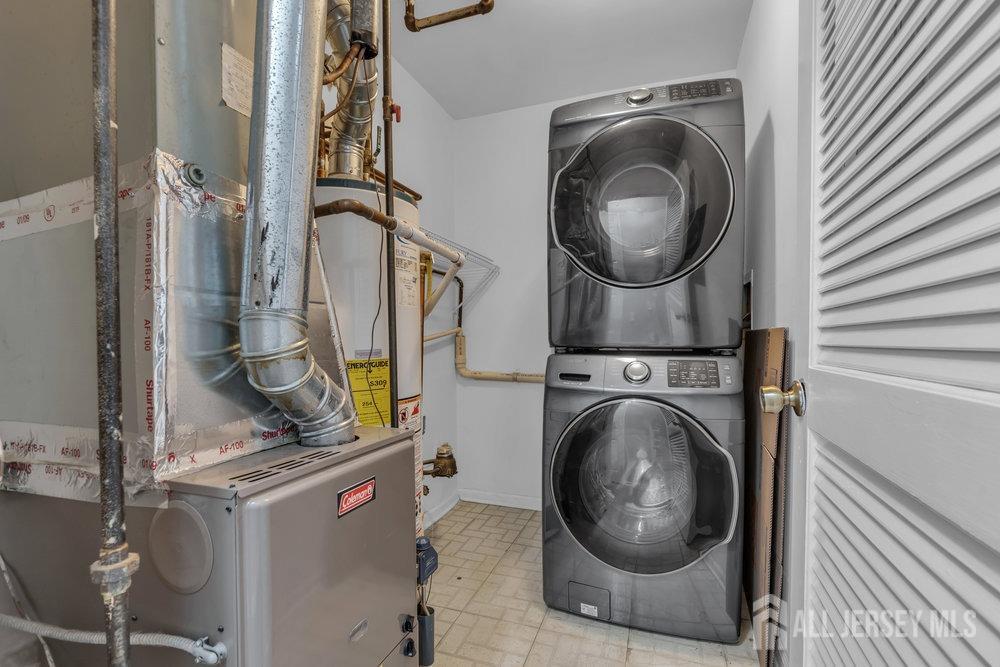 1001 Meadow Court Helmetta, NJ 08828 - Photo 11 of 12