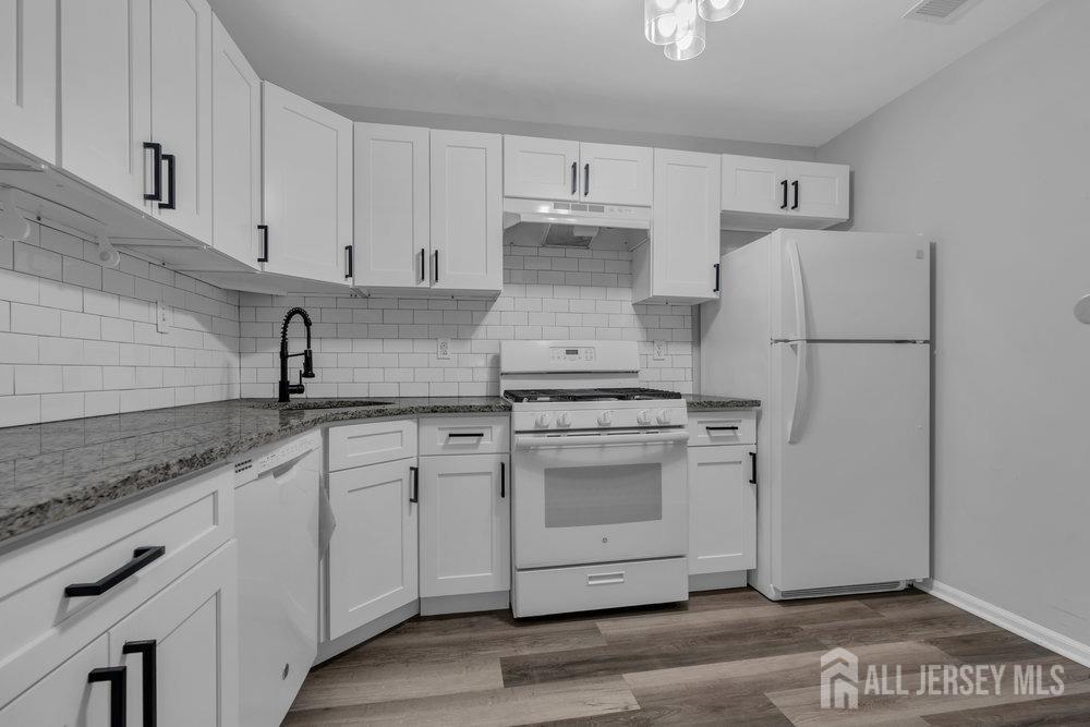 1001 Meadow Court Helmetta, NJ 08828 - Photo 5 of 12