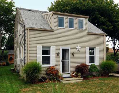 47 Ives Road Warwick, RI 02818 - Photo 1 of 8 Exterior Front.
